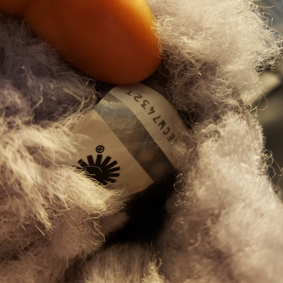 UGG girls boots for kids Gita Boots Sheepskin Size 10us Pom Pom Pink 1017403t - Picture 6 of 6